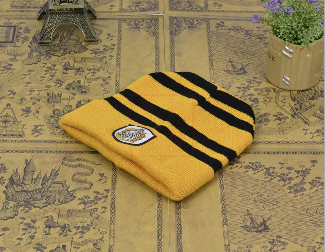 Harry Potter badge hat Gryffindor Slytherin Ravenclaw hat