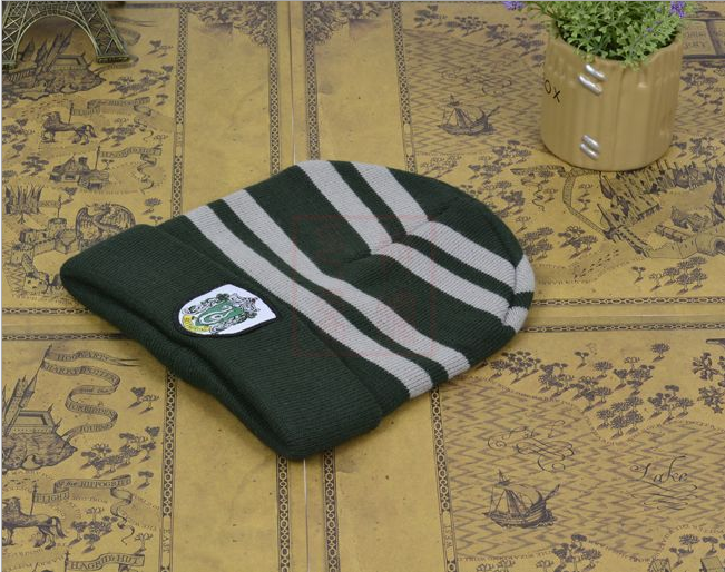 Harry Potter badge hat Gryffindor Slytherin Ravenclaw hat